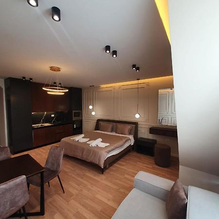 #New Luxury Apartment 티라나 외부 사진