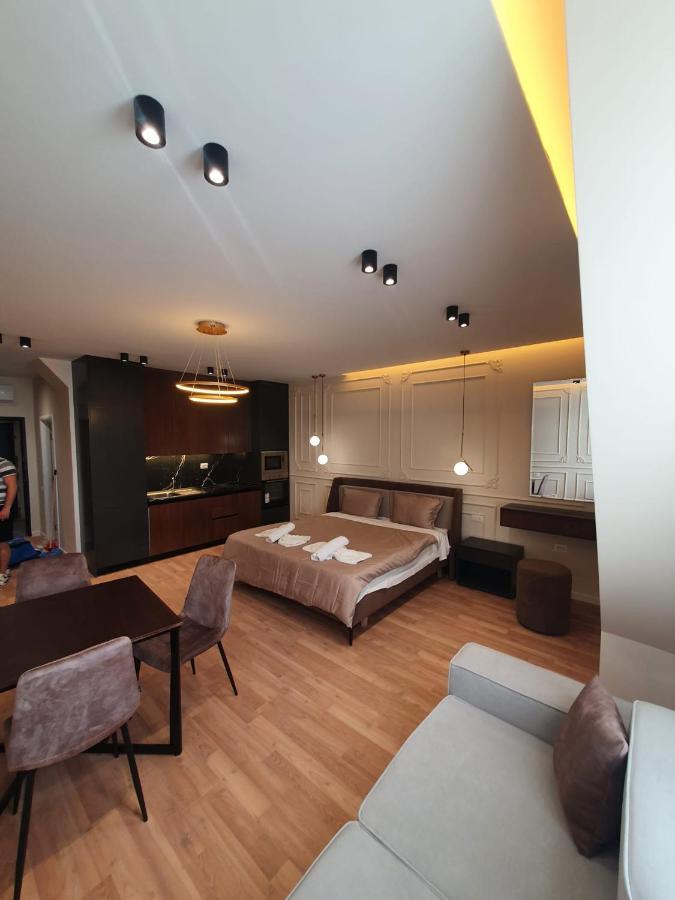 #New Luxury Apartment 티라나 외부 사진