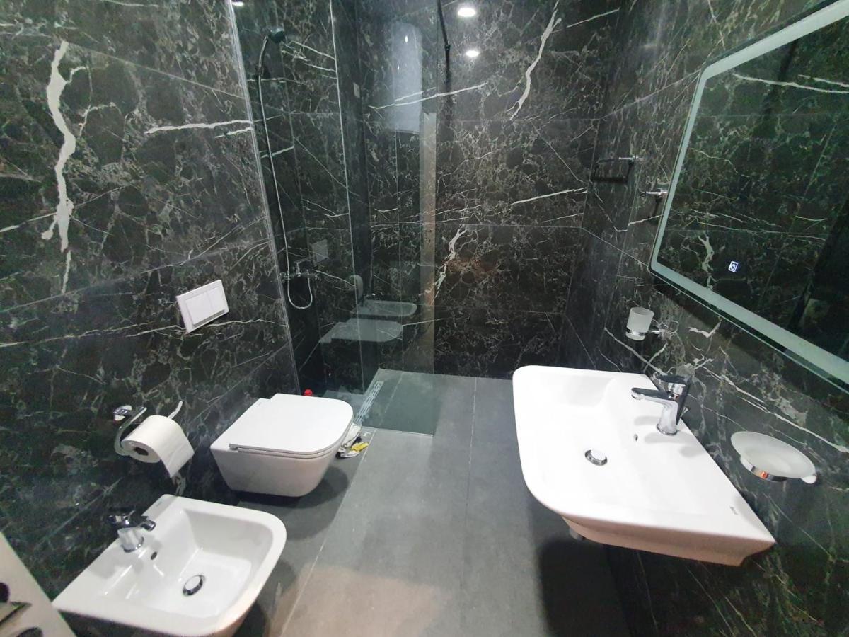 #New Luxury Apartment 티라나 외부 사진