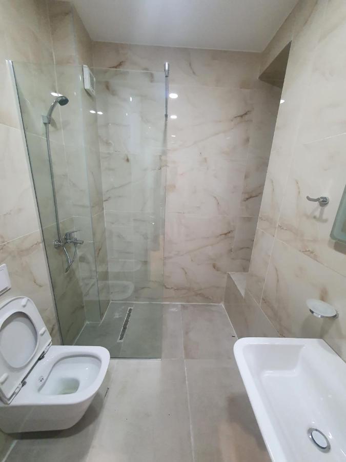 #New Luxury Apartment 티라나 외부 사진