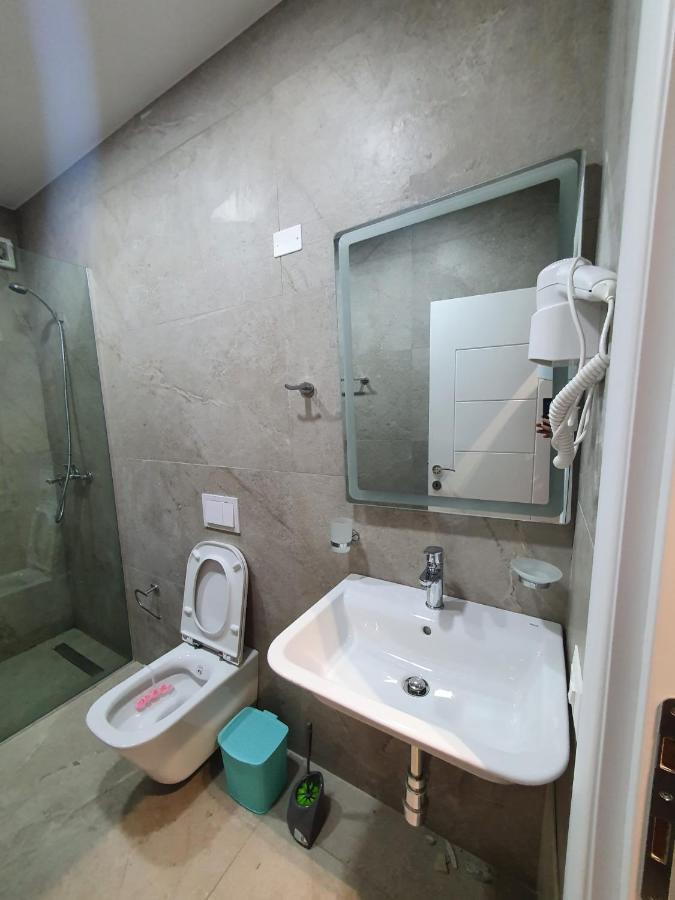 #New Luxury Apartment 티라나 외부 사진